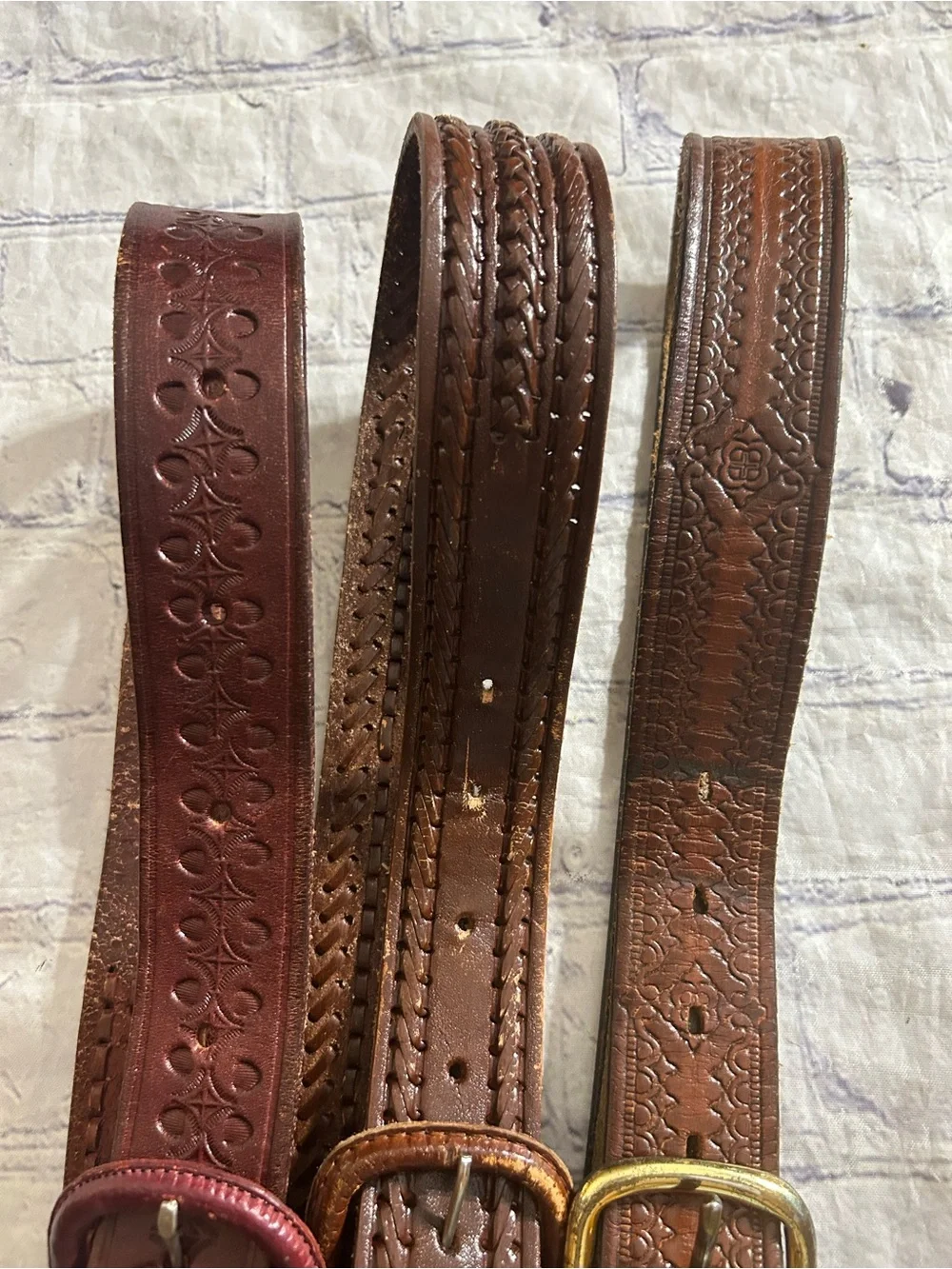 LOT OF (3) BROWN EMBOSSED LEATHER WESTERN CHANGEABLE BUCKLES BELTS MENS 42